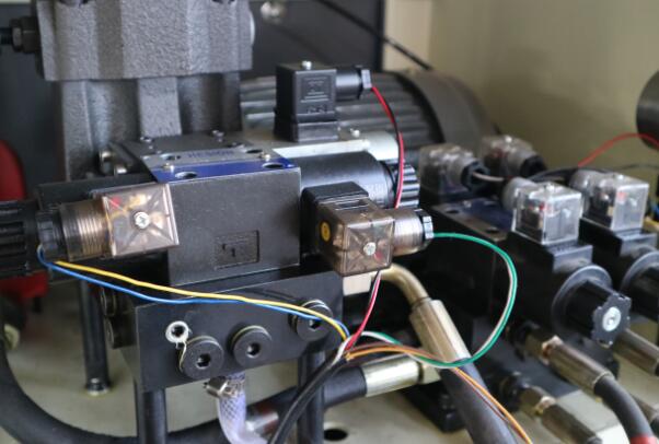 疲勞試驗(yàn)機(jī)